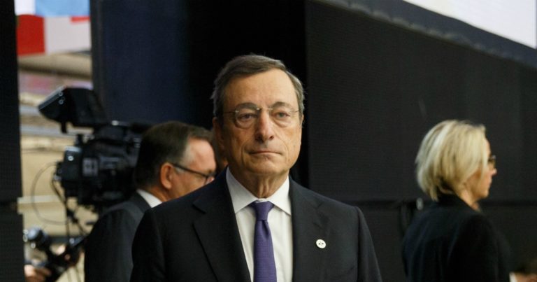 Lo sdeng di Draghi agli economisti dalla testa dura